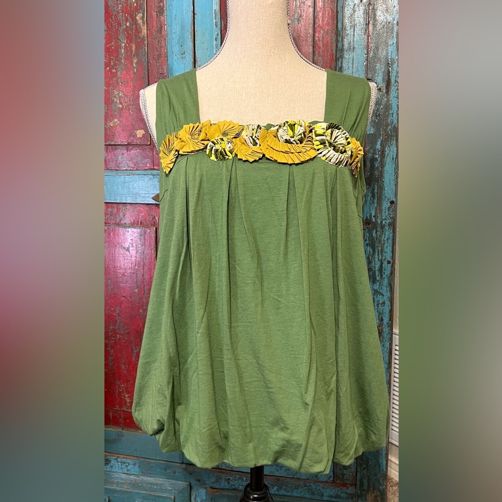 Anthropologie M Green w/ Floral Details Tank Blouse
